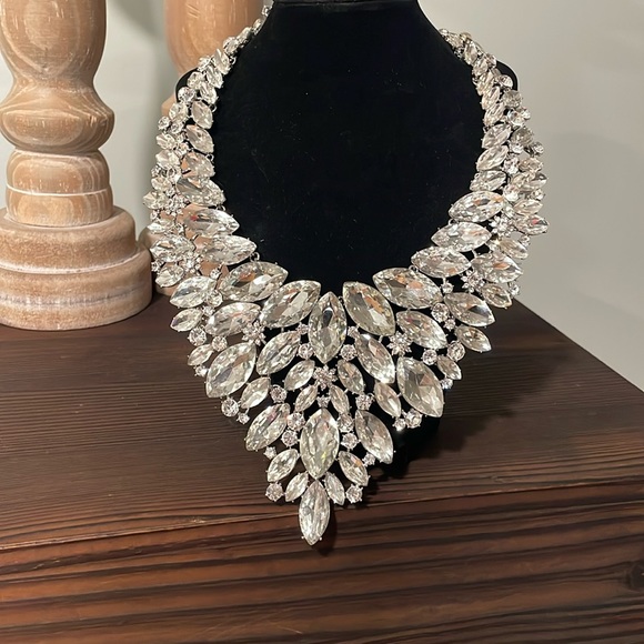 Natasha Couture Jewelry - Natasha Couture Nordstrom’s NWT rhinestone bib necklace